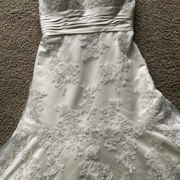Oleg Cassini Wedding Dress - Picture 8 of 11